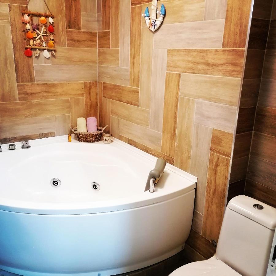Marina Jacuzzi Apartment Free Parking Novi Sad Buitenkant foto